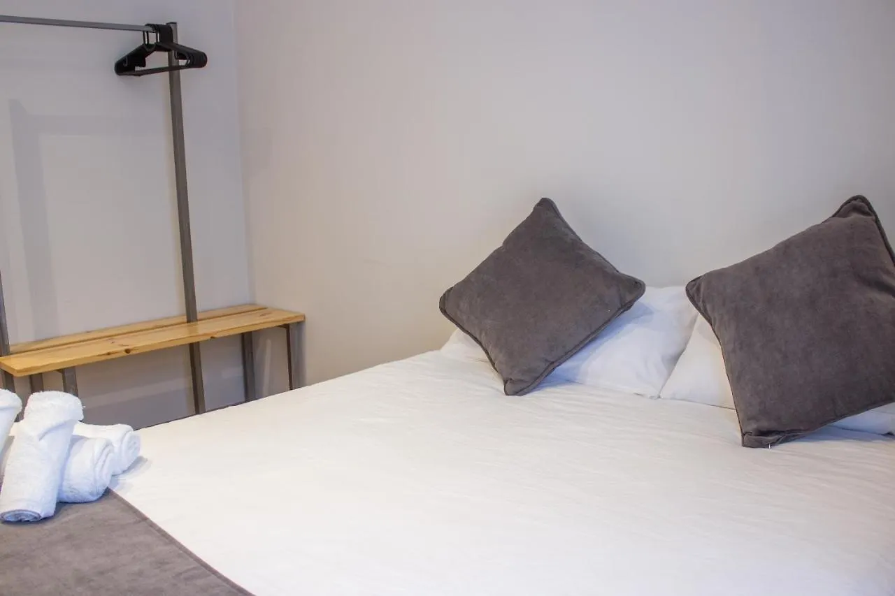 *** Guest house Pension B4R Self Check In Bilbao Spain